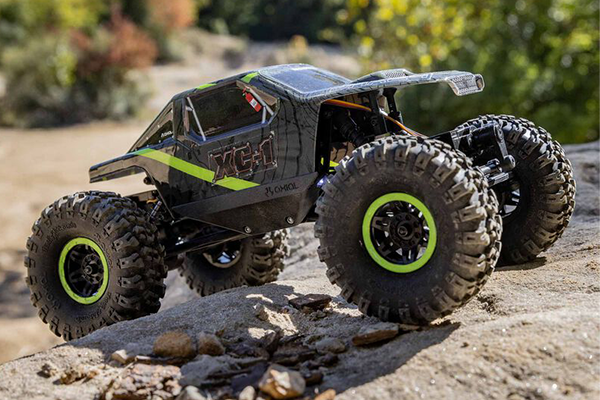 Axial scx10 monster truck cheap
